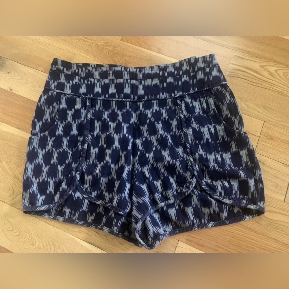 Urban outfitters staring at stars shorts size 12